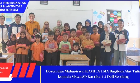 Dosen dan Mahasiswa IKAMITA UMA Bagikan Alat Tulis kepada Siswa SD Kartika 1-3 Deli Serdang